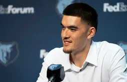 Neuf minutes de jeu et Zach Edey se blesse à nouveau