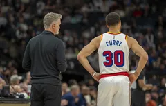 Steve Kerr le rappelle à ses jeunes joueurs : “On a Stephen Curry dans notre équipe”