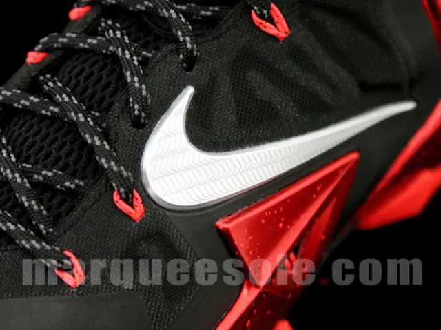 Nike LeBron XI noir/rouge