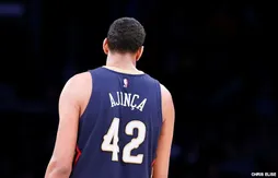 Les Pelicans montrent Alexis Ajinca comme jamais