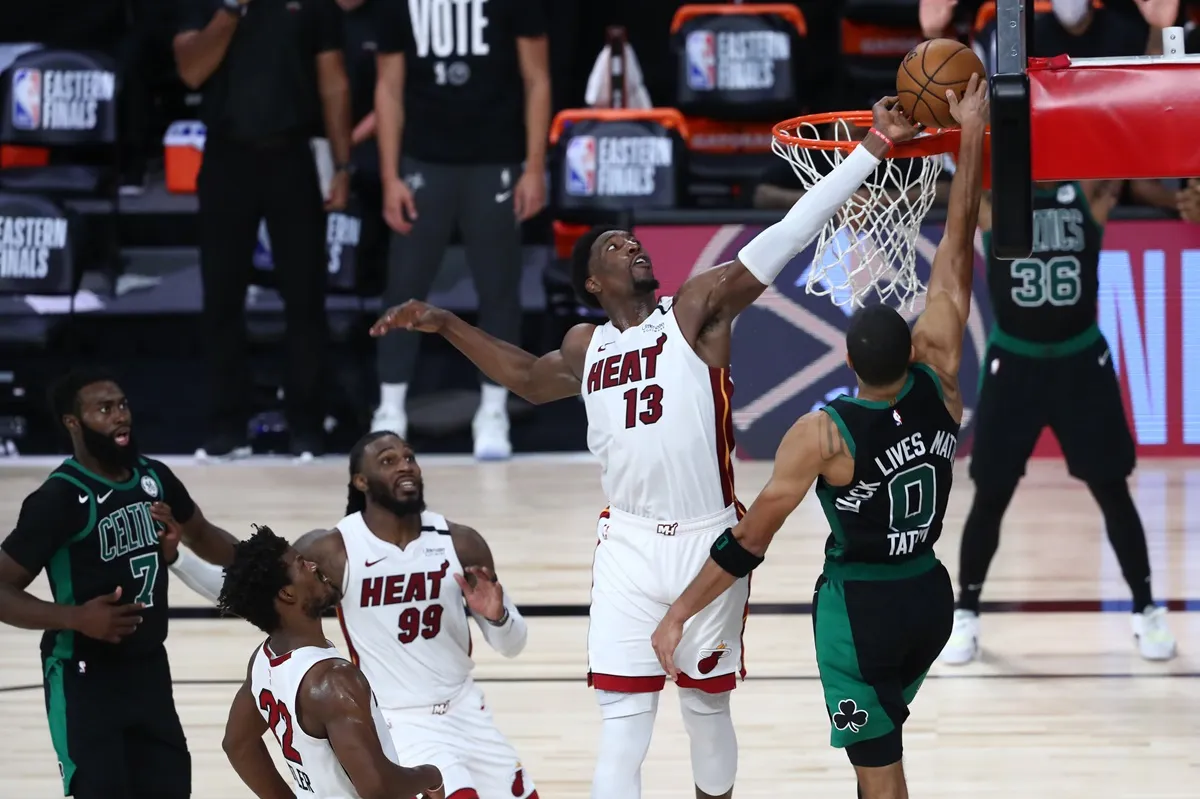 Bam Adebayo contres