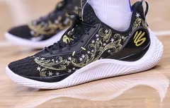 Une Curry 10 de gala pour fêter la victoire des Warriors