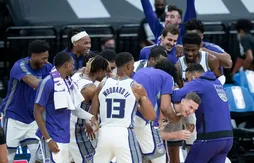 Stephen Curry fait le show mais se fait voler la vedette