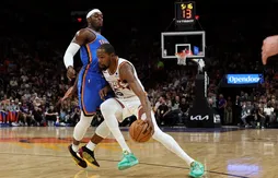 Kevin Durant piégé par les multiples défenseurs du Thunder