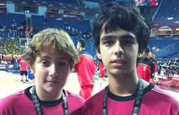 Ceux qui font le Mondial : Ege et Ali, nettoyeurs de parquet