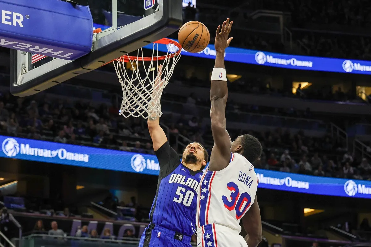 Cole Anthony (Magic) contre les Sixers