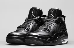 Une Air Jordan 4 en cuir verni