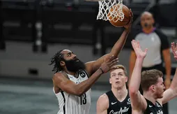 James Harden et Kyrie Irving sauvent les Nets en prolongation à San Antonio