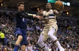 Milwaukee écarte Orlando pour grimper à la 6e place