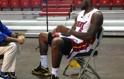 Chaussures : LeBron James dans des LeBron X customisées pour le Media Day du Heat
