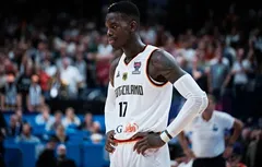 Dennis Schröder présente ses excuses à Maxi Kleber