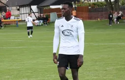 Dennis Schroder se lance dans une carrière de footballeur