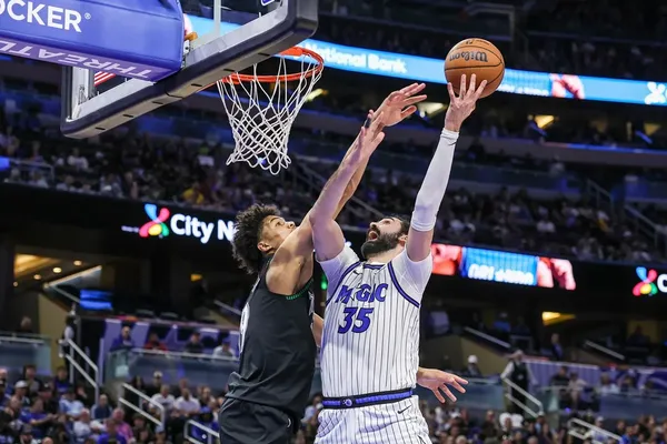 Le Magic dispose logiquement de l’équipe C des Wolves