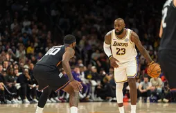 Au bord du craquage, les Lakers s’imposent sur le fil à Phoenix