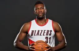 Nouveau sheriff de Portland, Festus Ezeli a puni Damian Lillard