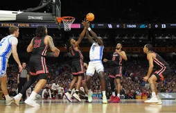 Khaman Maluach avec Kon Knueppel et Cooper Flagg à la Draft 2025