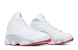 Une Air Jordan 13 éclatante pour l’été