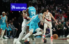 Mais pourquoi les Hornets ont-ils dynamité leur cinq majeur ?