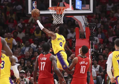 https://www.basketusa.com/thumbor/O3cFdtXUqxOIVxNbAEL0MwN_2NA=/459x325/smart/filters:format(webp)/https%3A%2F%2Fmedia.basketusa.com%2Fmain%2F2026%2F04%2FUSATSI_28804513.jpg