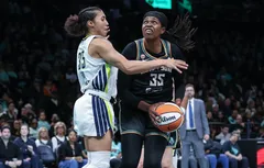 Azzi Fudd croque le Liberty à New York