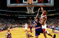 Le 20 mai 1994, Scottie Pippen postérize Pat Ewing