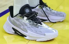 La Curry Series 7 débarque en France !