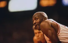 Le 17 mai 1993, Michael Jordan inscrit « The Shot II » et élimine encore les Cavaliers
