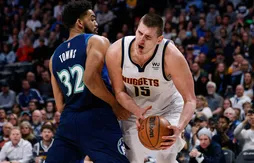 Karl-Anthony Towns et les Wolves résistent à un Nikola Jokic de gala