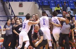 Philippines : Terrence Jones frappé en plein match !