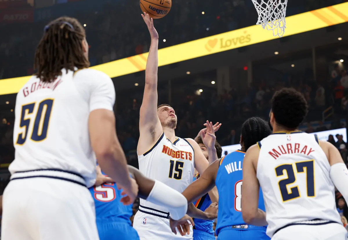 Nikola Jokic avec les Nuggets face au Thunder