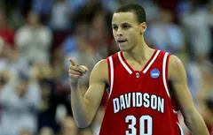Stephen Curry n’échangerait ses années à Davidson « pour rien au monde »