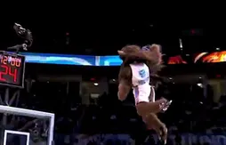 Le buzz du jour : la mascotte du Thunder manque l’un des dunks de l’année