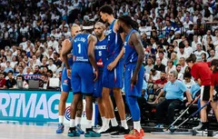 Loin de Paris, des Bleus un peu amers mais pas démoralisés
