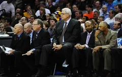 Phil Jackson aura bientôt sa statue devant la salle des Lakers