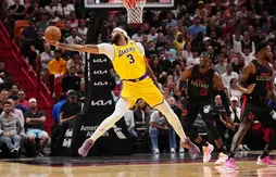 Anthony Davis touché à la hanche