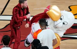 Quand Conor McGregor envoie la mascotte du Heat aux urgences…