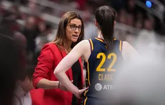 Caitlin Clark éteint les rumeurs de tension avec Stephanie White