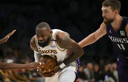 LeBron James prend feu pour repousser les Kings