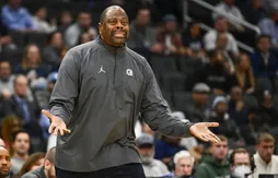 Alors que Georgetown touche le fond, la pression monte pour Patrick Ewing
