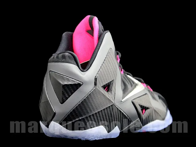 lebron-11-carbon-fiber-5