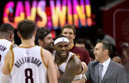 LeBron James sauve les Cavs à la dernière seconde