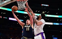 Sans LeBron James, les Lakers coulent face à un Nikola Jokic stratosphérique