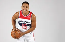 Malcolm Brogdon passe sur le billard