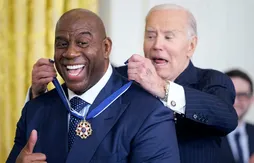 Magic Johnson reçoit la plus haute décoration civile des États-Unis
