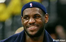 LeBron James : “ce serait génial de rejouer avec les Cavs”