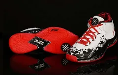Li-Ning : Dwyane Wade met les pieds dans le bitume