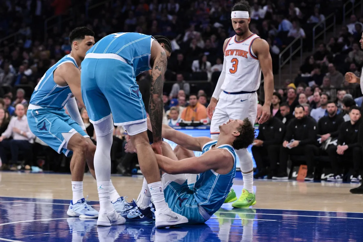 Tidjane Salaün avec les Hornets