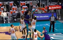 Replay | L’énorme poster de Miles Bridges sur Clint Capela !