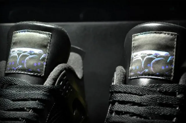Air-Jordan-4-PlayStation-4-Custom-5-e1410801166810