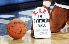 Le ballon microfibre, pire cadeau de l’histoire NBA